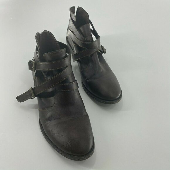 B.O.C. Ankle Boots - Picture 2 of 11